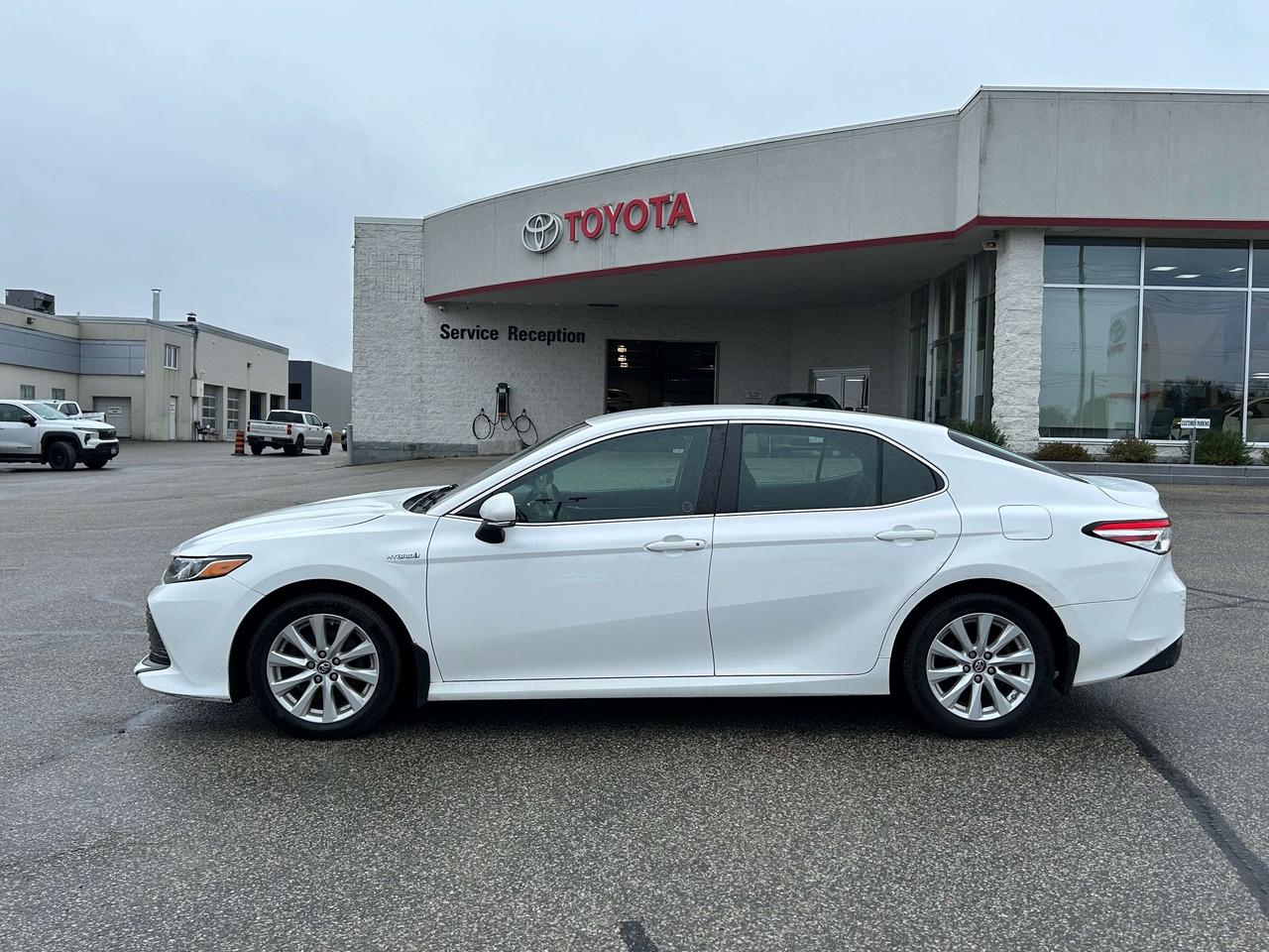 2018 Toyota Camry LE Photo1