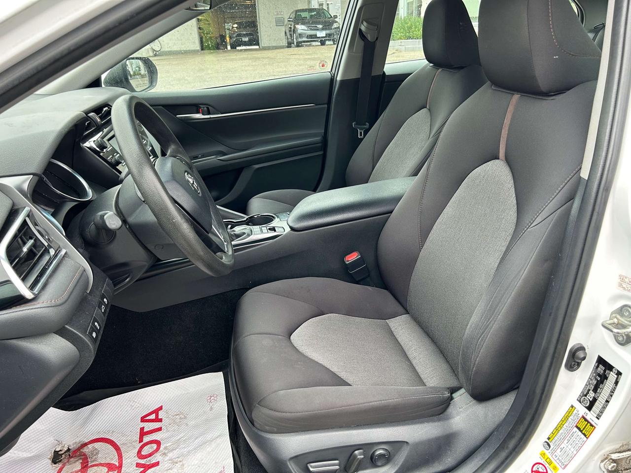 2018 Toyota Camry LE Photo
