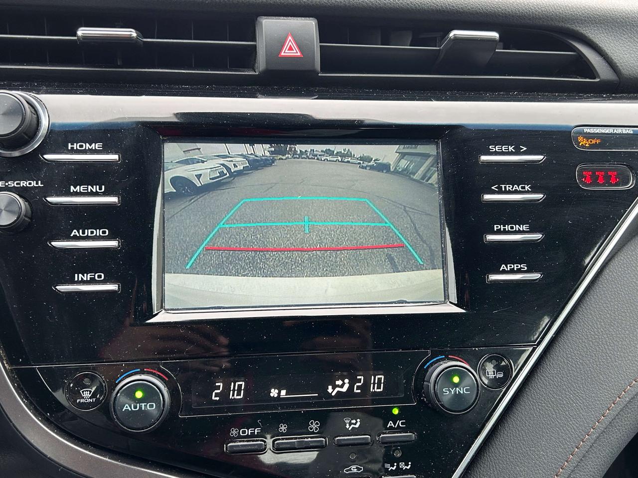2018 Toyota Camry LE Photo