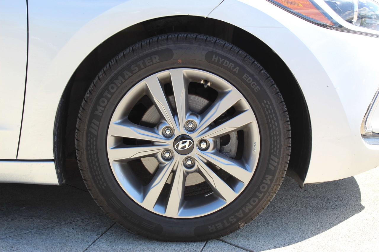 2018 Hyundai Elantra GL SE Photo