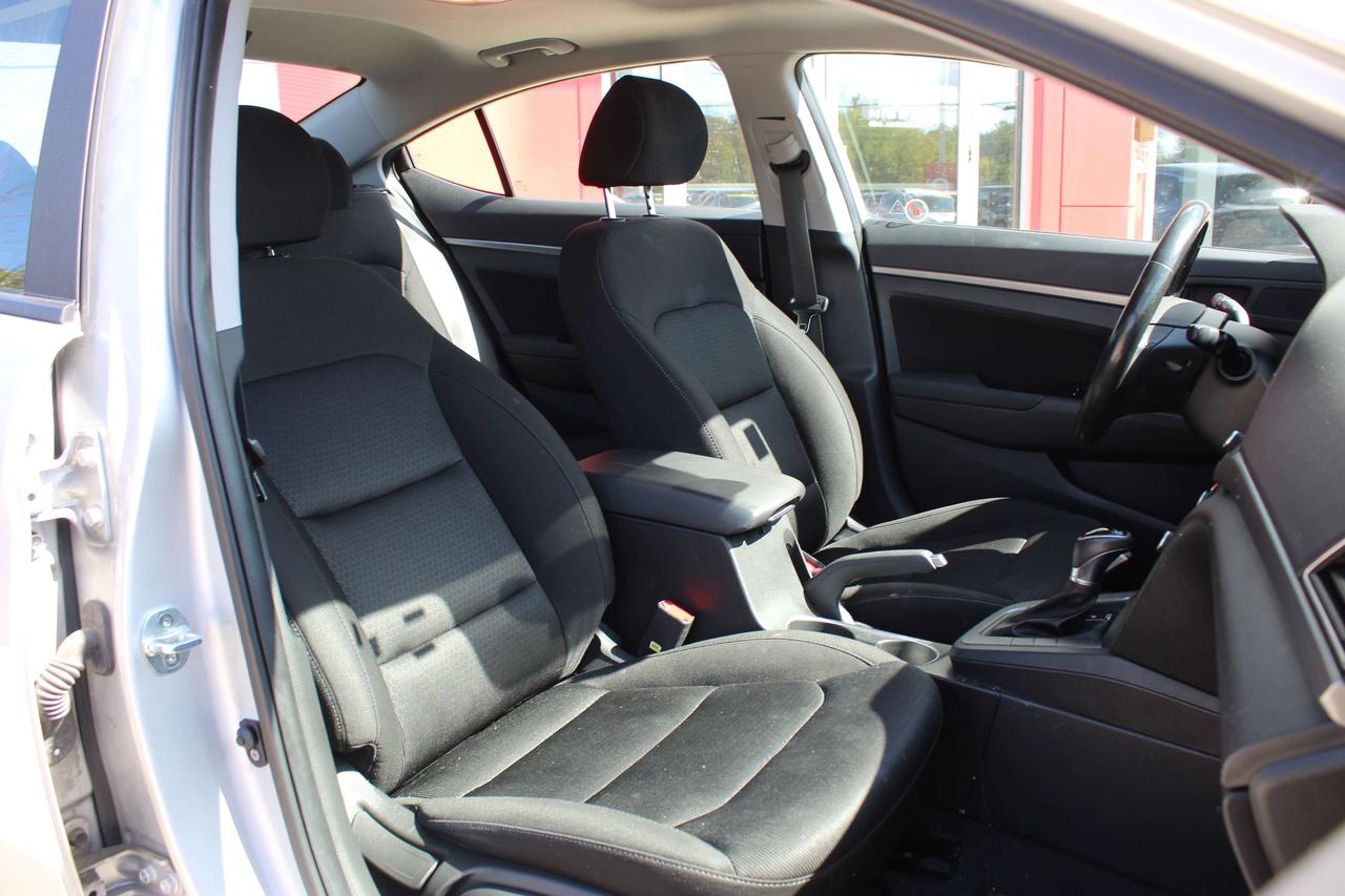 2018 Hyundai Elantra GL SE Photo