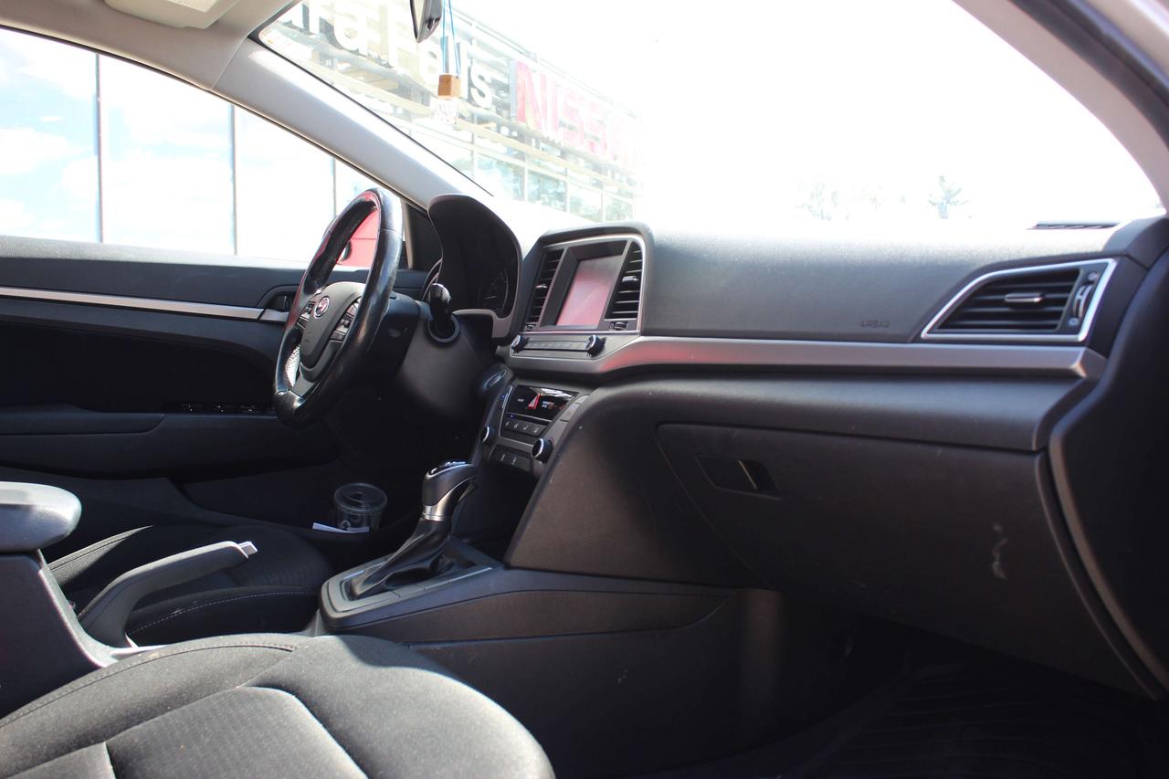 2018 Hyundai Elantra GL SE Photo