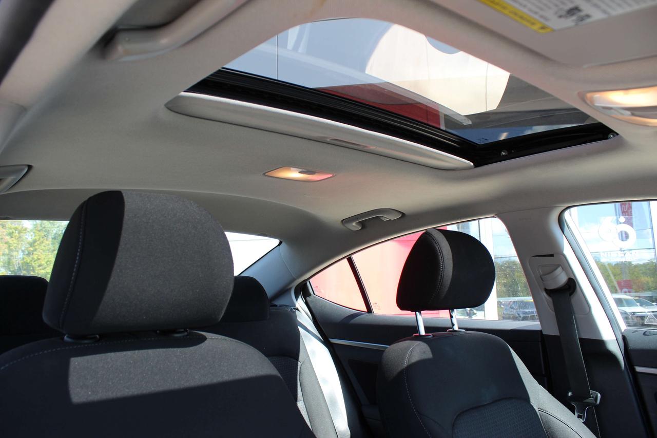 2018 Hyundai Elantra GL SE Photo