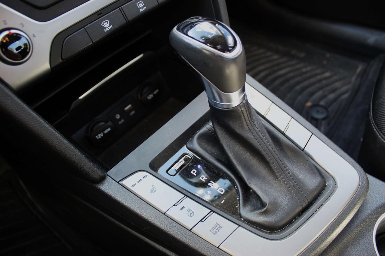 2018 Hyundai Elantra GL SE Photo