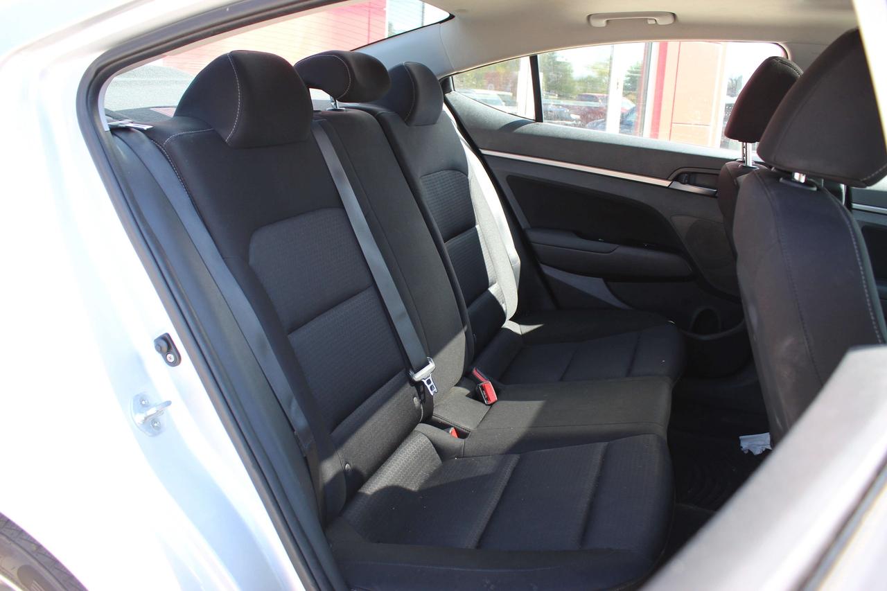 2018 Hyundai Elantra GL SE Photo