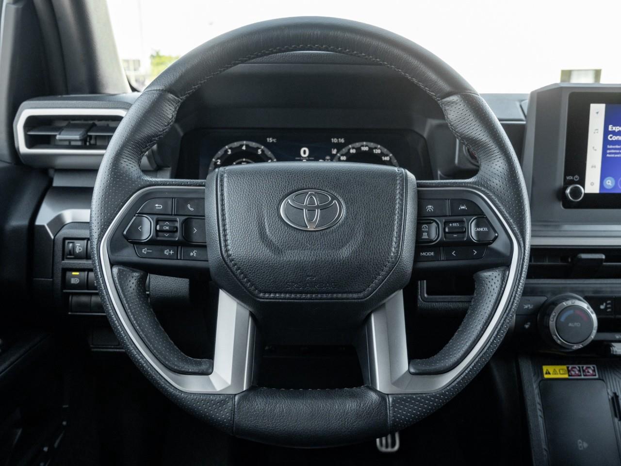 2025 Toyota 4Runner Base 4dr 4x4 Photo