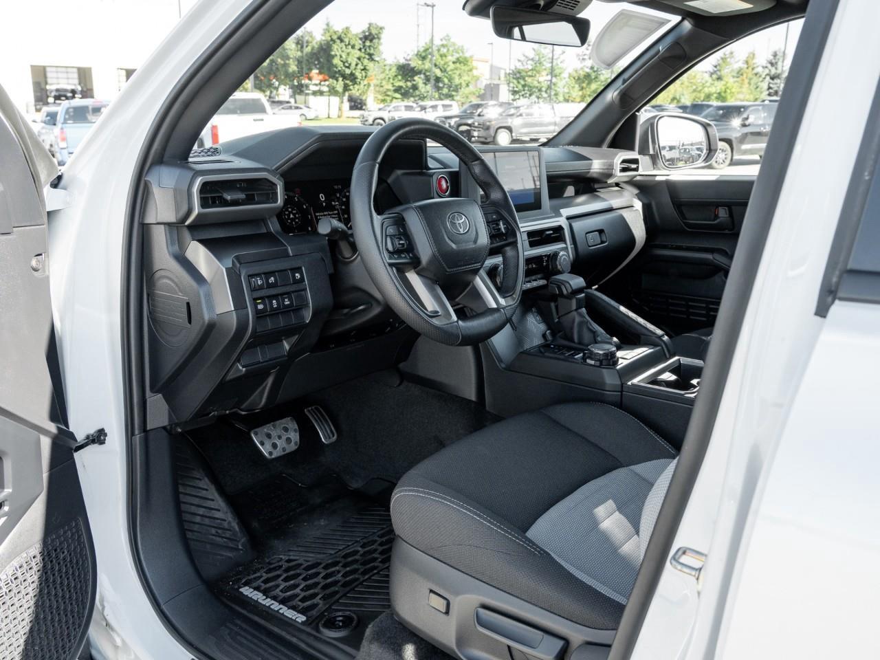 2025 Toyota 4Runner Base 4dr 4x4 Photo
