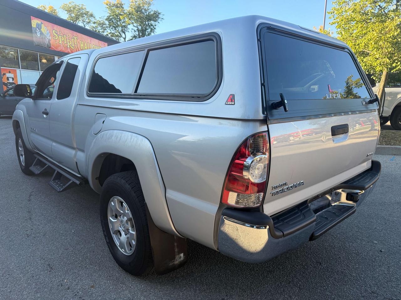 2011 Toyota Tacoma 4 DOOR / 4X4 / AUTO / COMES FULLY CERTIFIED !! Photo