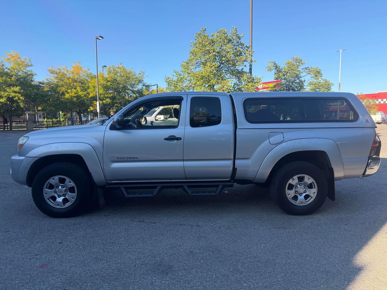 2011 Toyota Tacoma 4 DOOR / 4X4 / AUTO / COMES FULLY CERTIFIED !! Photo
