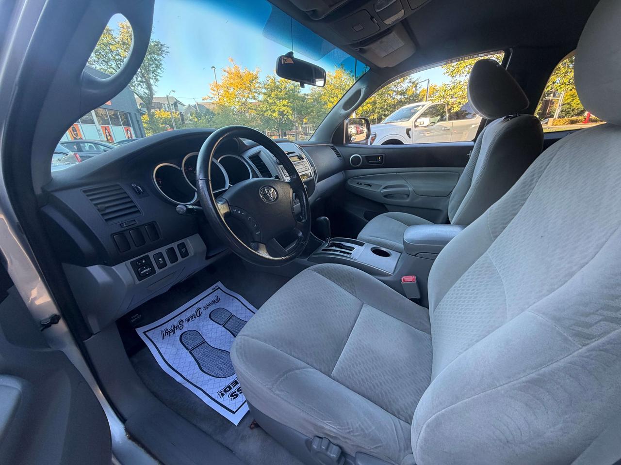 2011 Toyota Tacoma 4 DOOR / 4X4 / AUTO / COMES FULLY CERTIFIED !! Photo