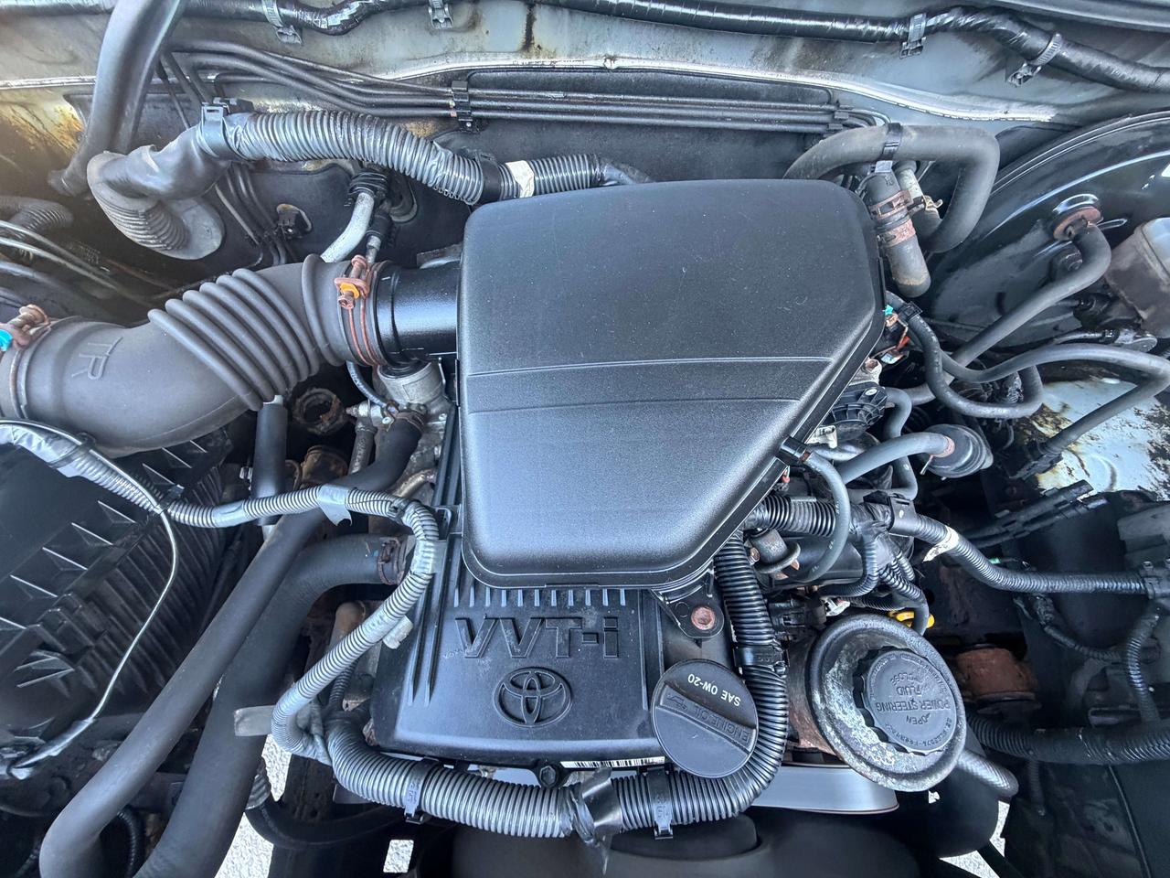 2011 Toyota Tacoma 4 DOOR / 4X4 / AUTO / COMES FULLY CERTIFIED !! Photo