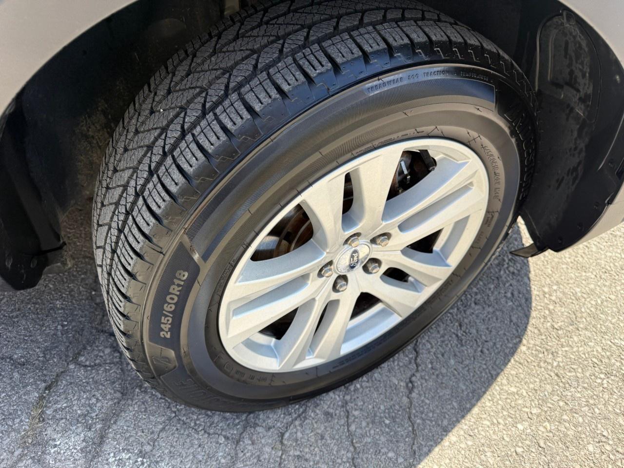 2019 Ford Explorer XLT 4WD Photo