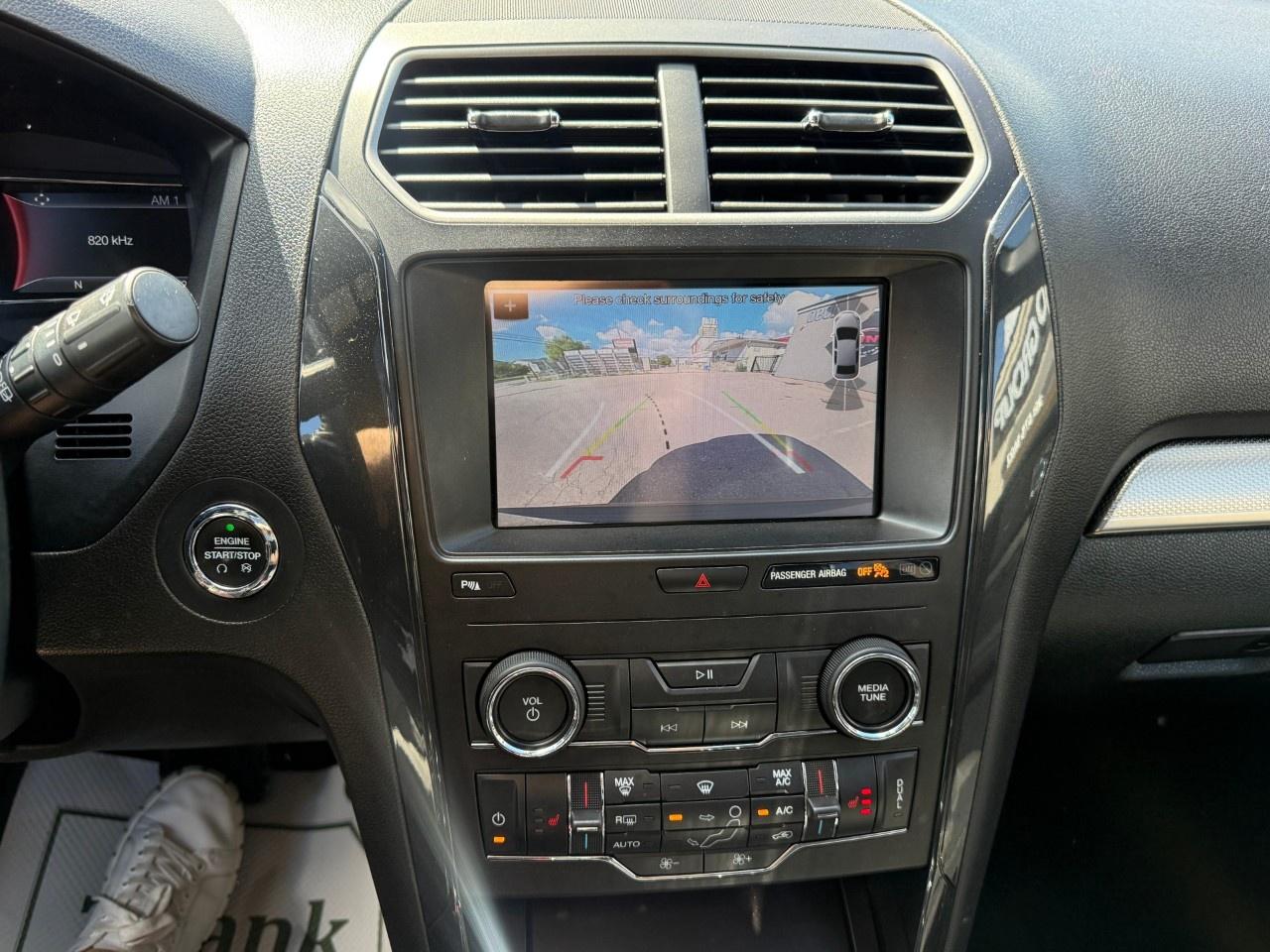 2019 Ford Explorer XLT 4WD Photo