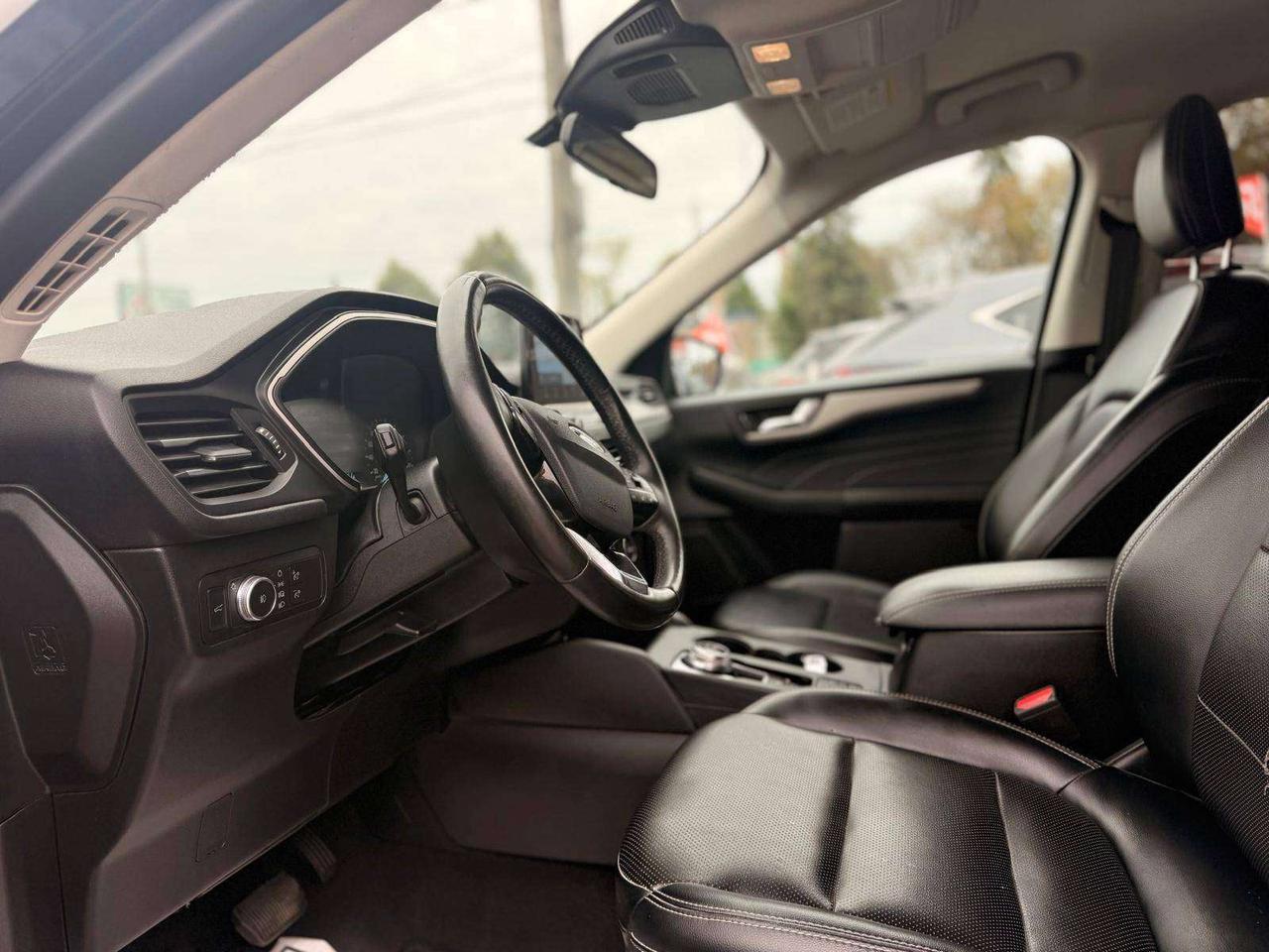 2021 Ford Escape SEL AWD Photo