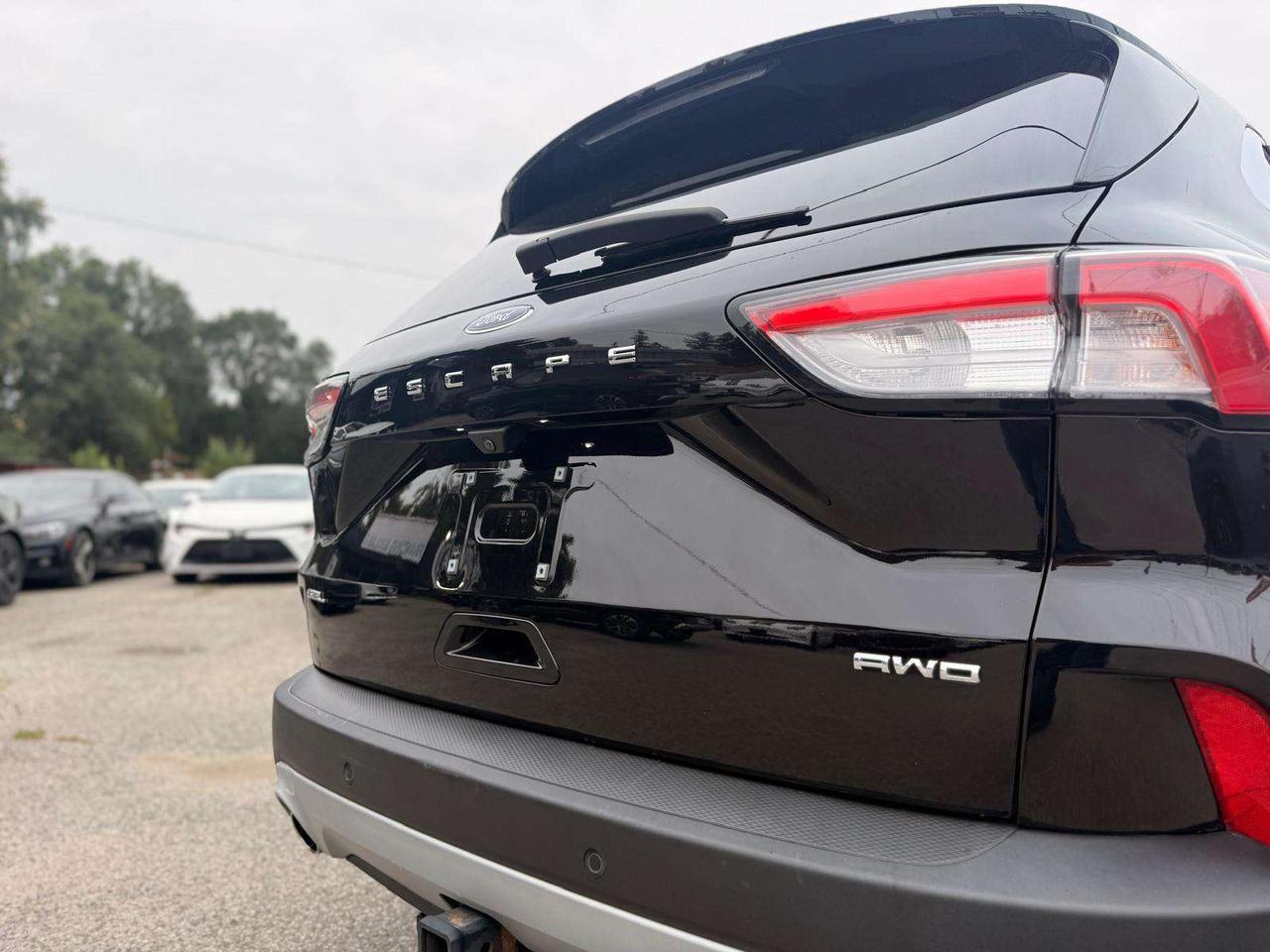 2021 Ford Escape SEL AWD Photo