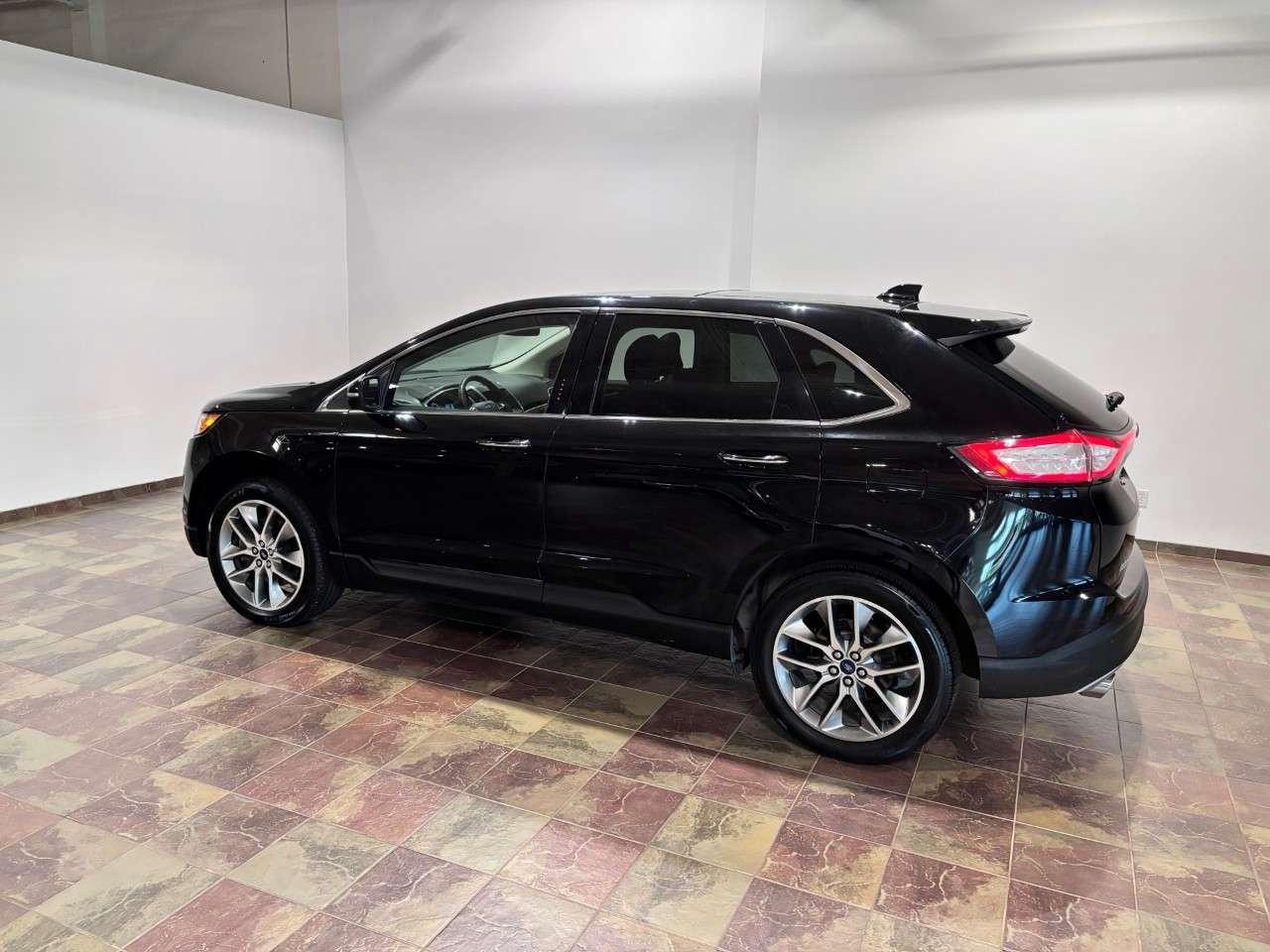 2018 Ford Edge Titanium AWD Photo2