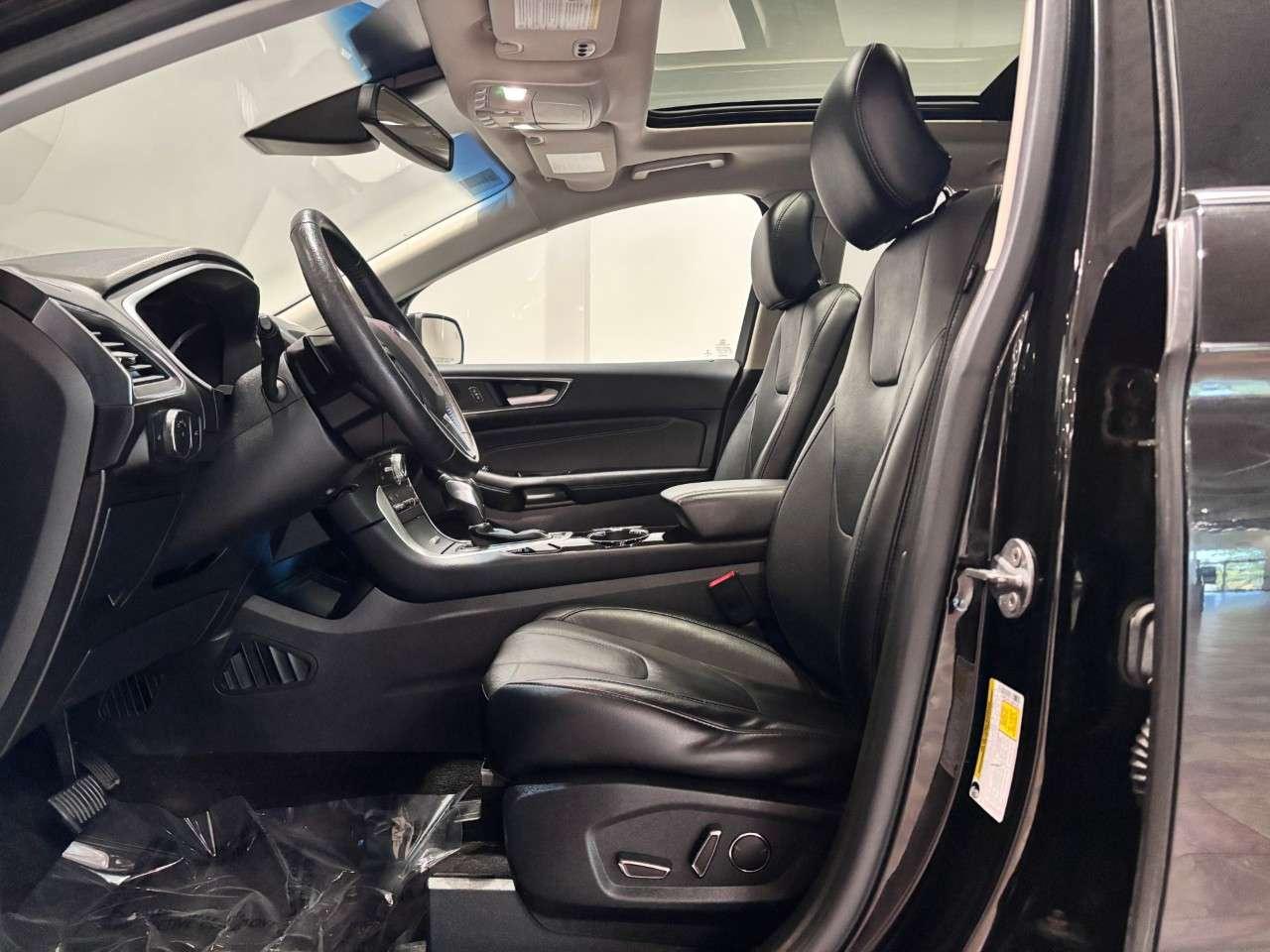 2018 Ford Edge Titanium AWD Photo