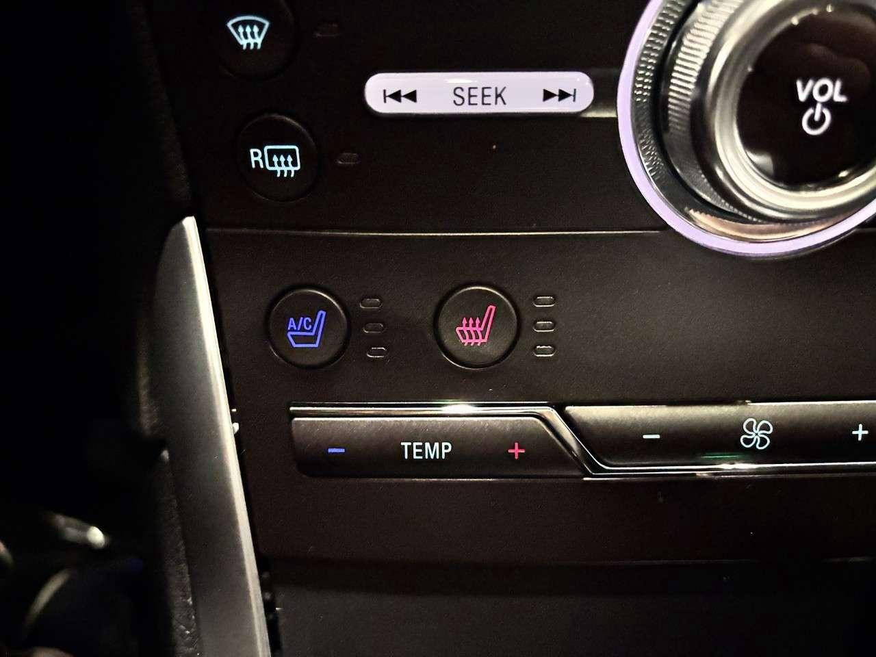 2018 Ford Edge Titanium AWD Photo