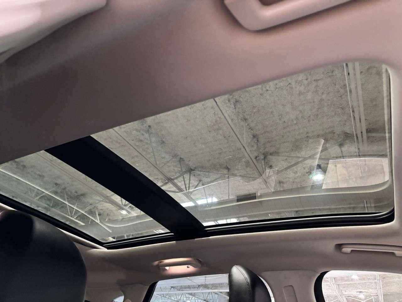 2018 Ford Edge Titanium AWD Photo