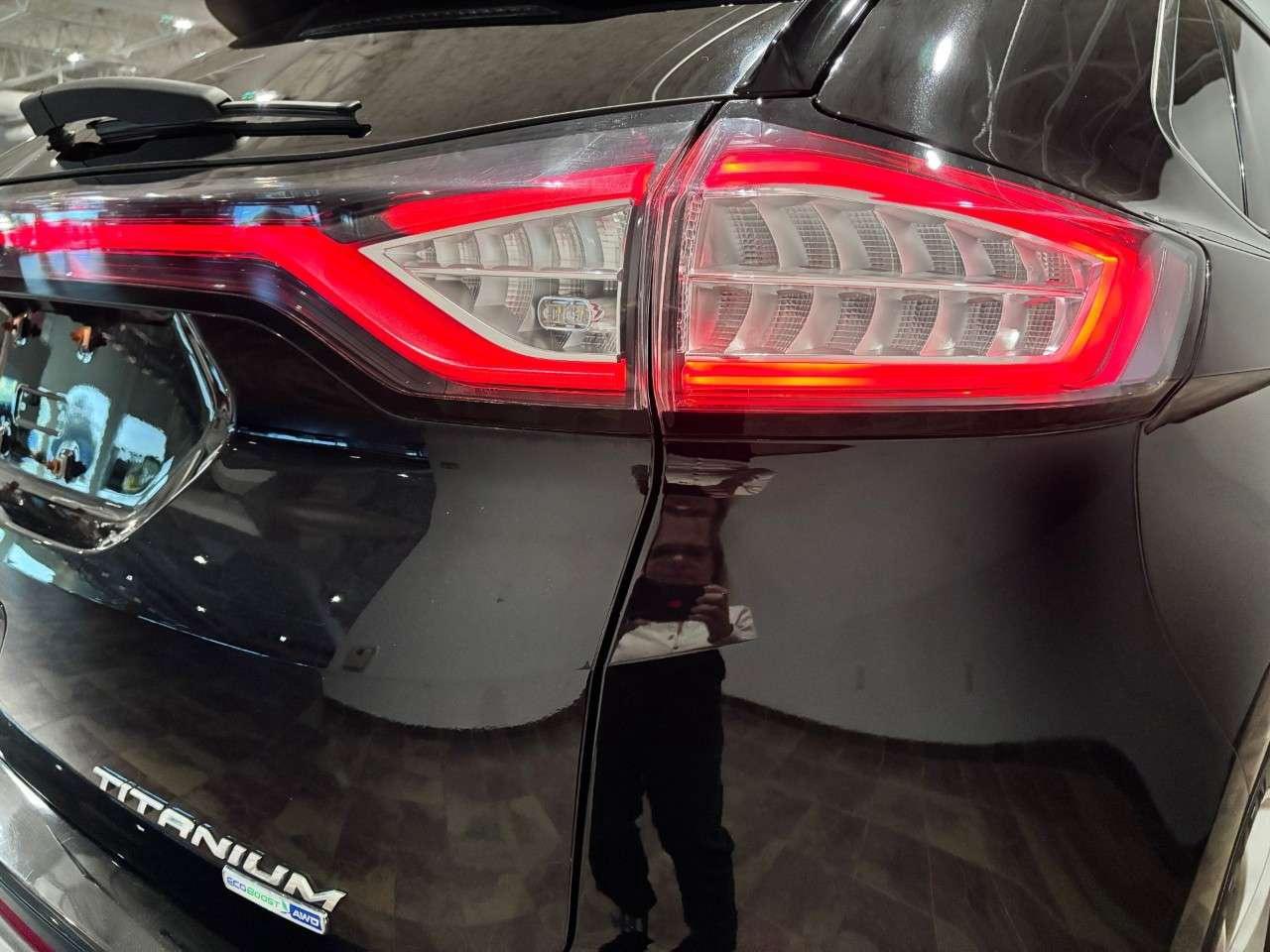2018 Ford Edge Titanium AWD Photo