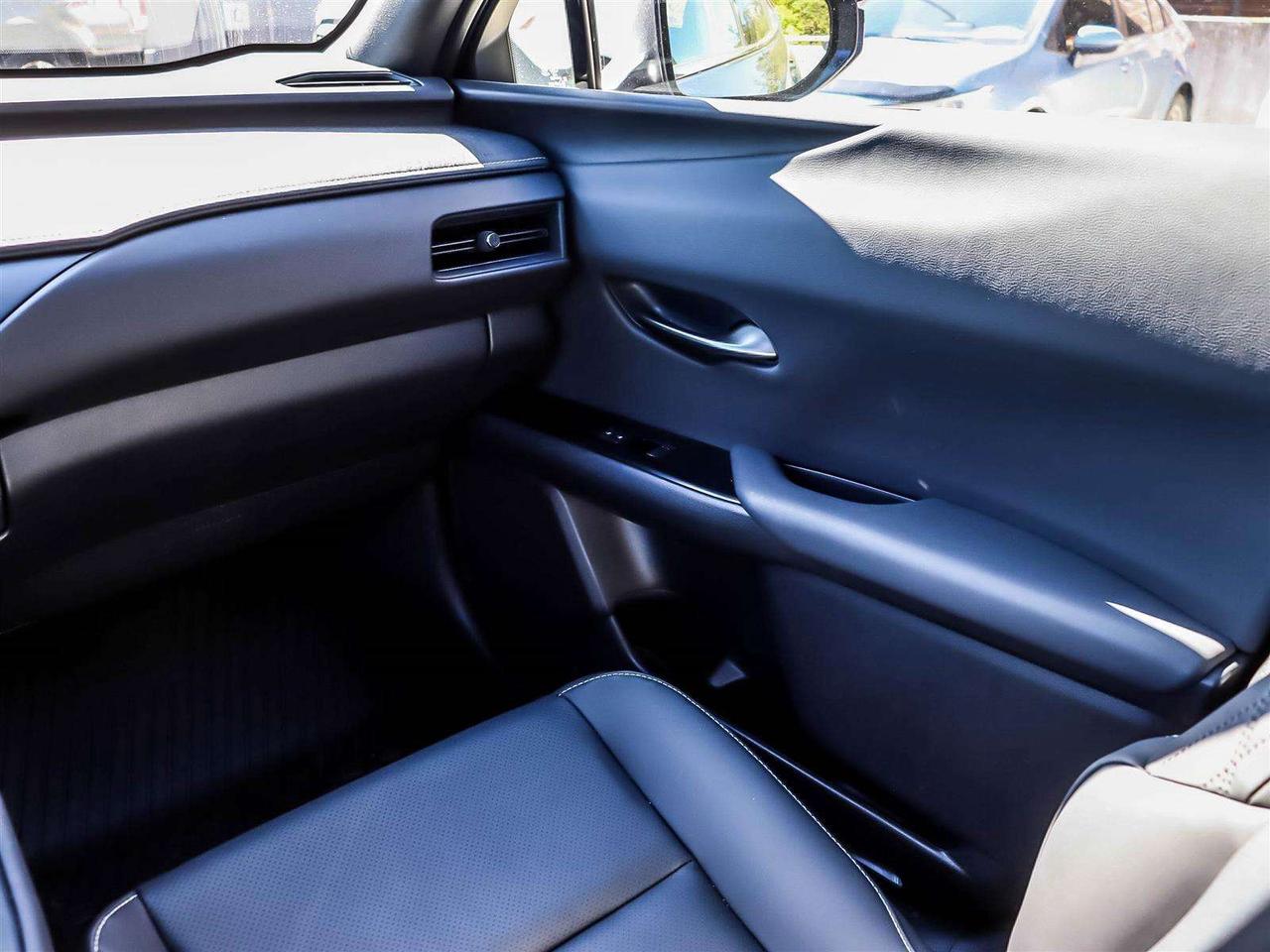 2026 Lexus UX UX 300H HYBRID AWD ADAPTIVE CRUISE POWER SEATS Photo