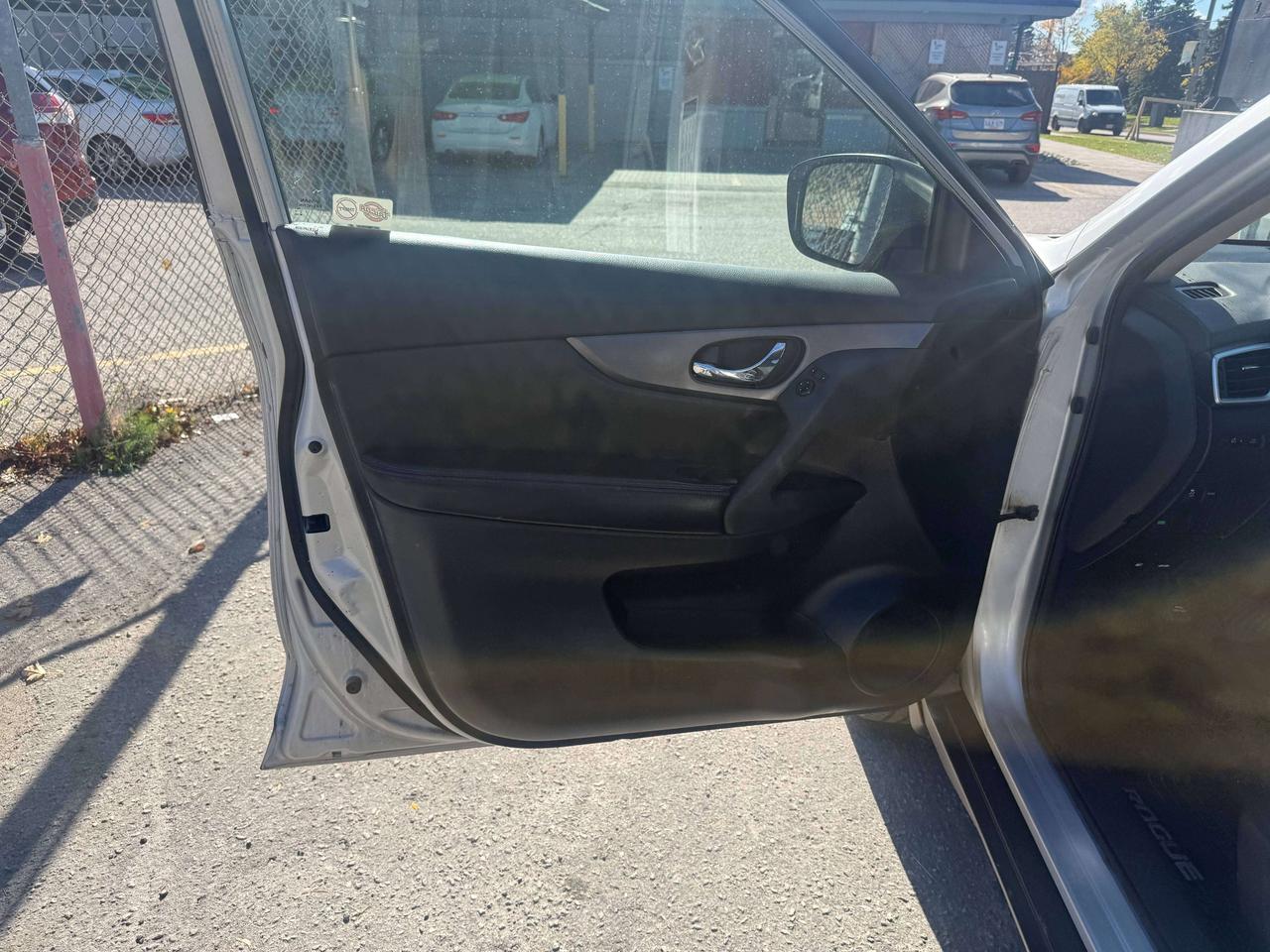 2016 Nissan Rogue *** 3 YEAR WARRANTY INCLUDED *** Photo