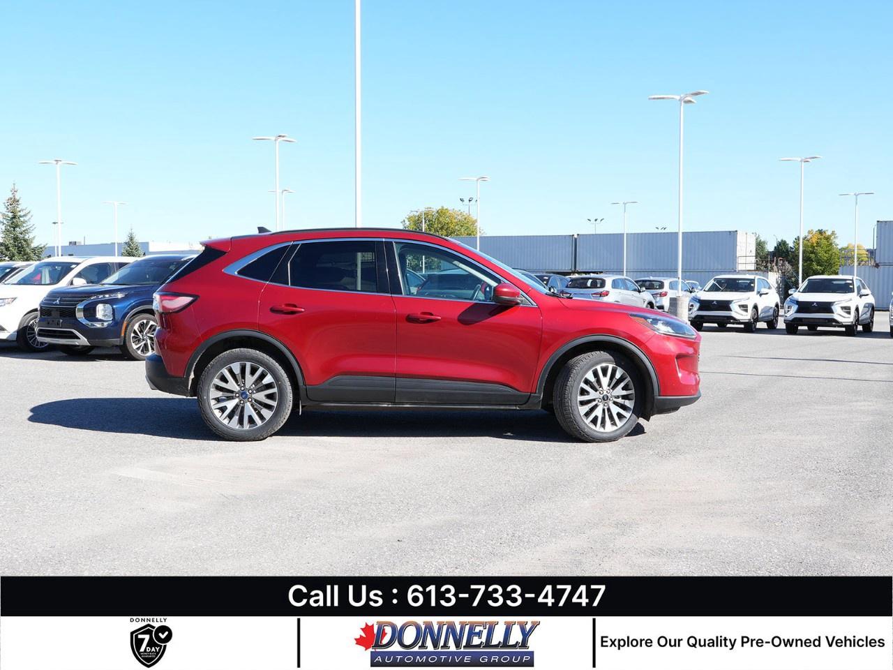 2022 Ford Escape Titanium AWD Photo5