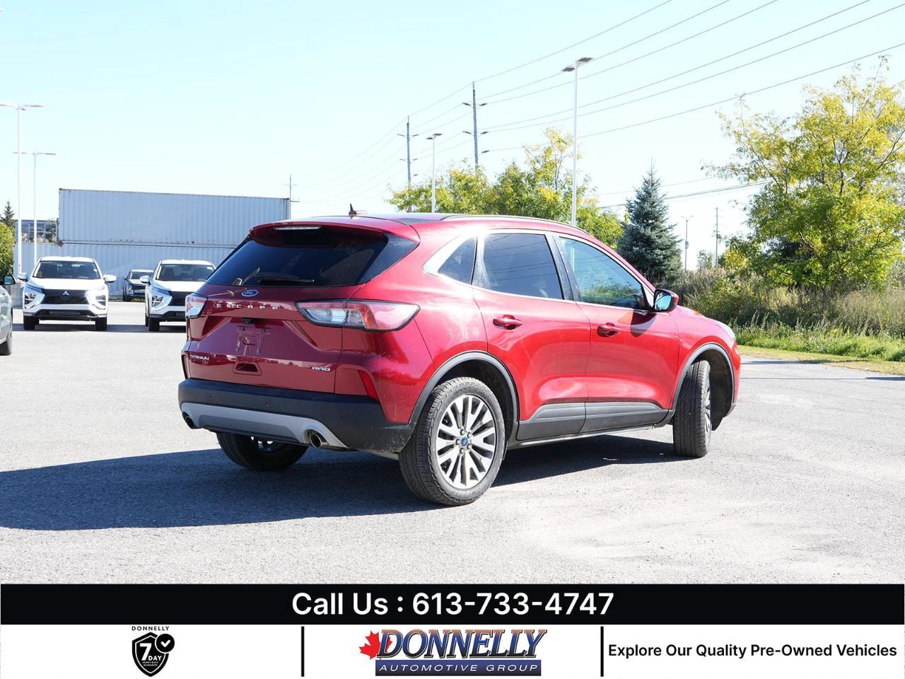 2022 Ford Escape Titanium AWD Photo2