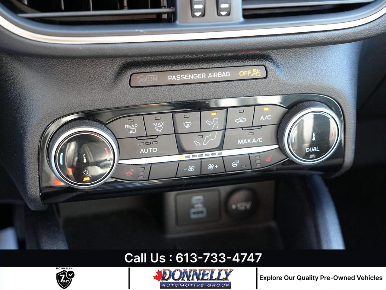 2022 Ford Escape Titanium AWD Photo