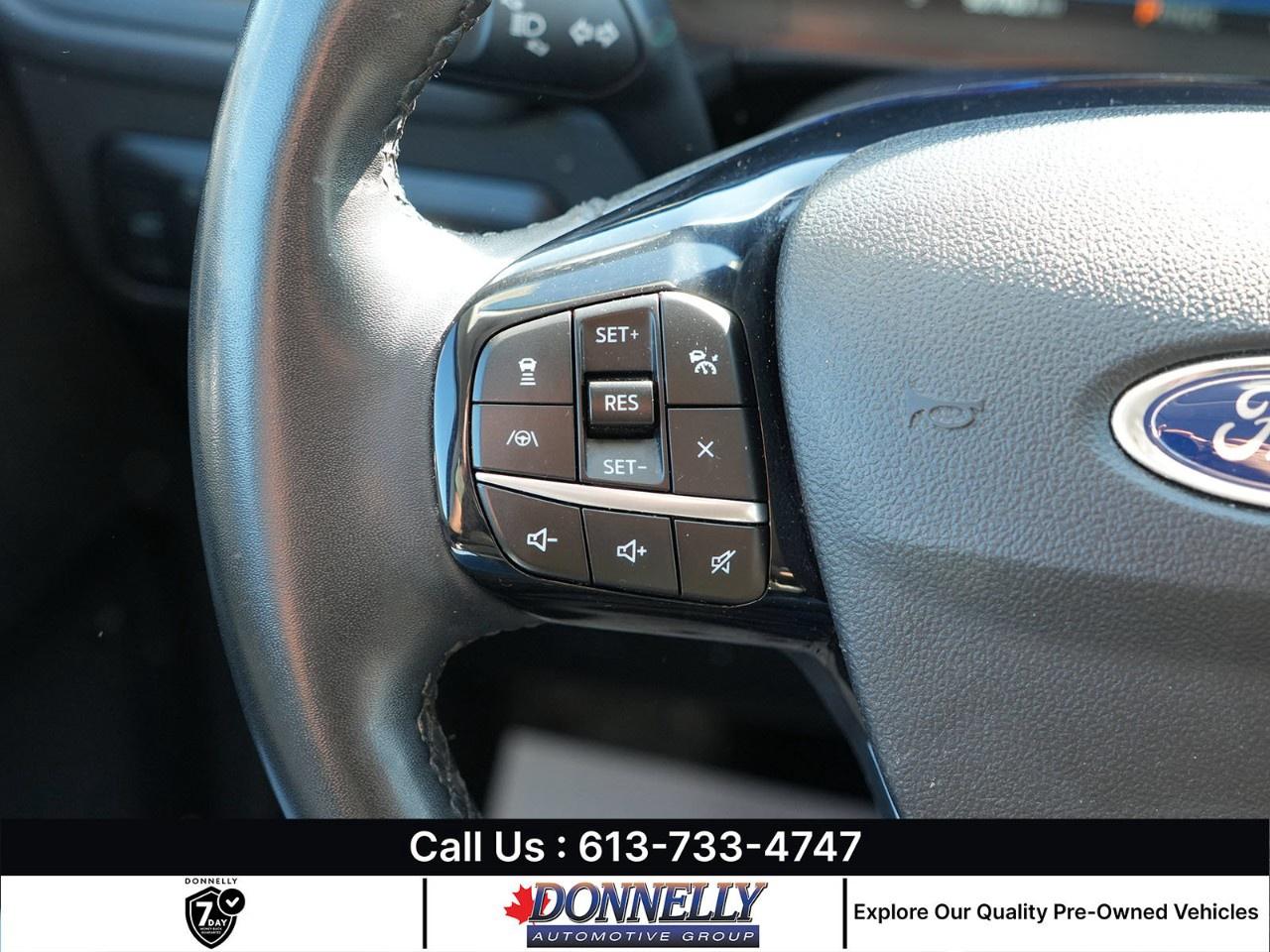2022 Ford Escape Titanium AWD Photo