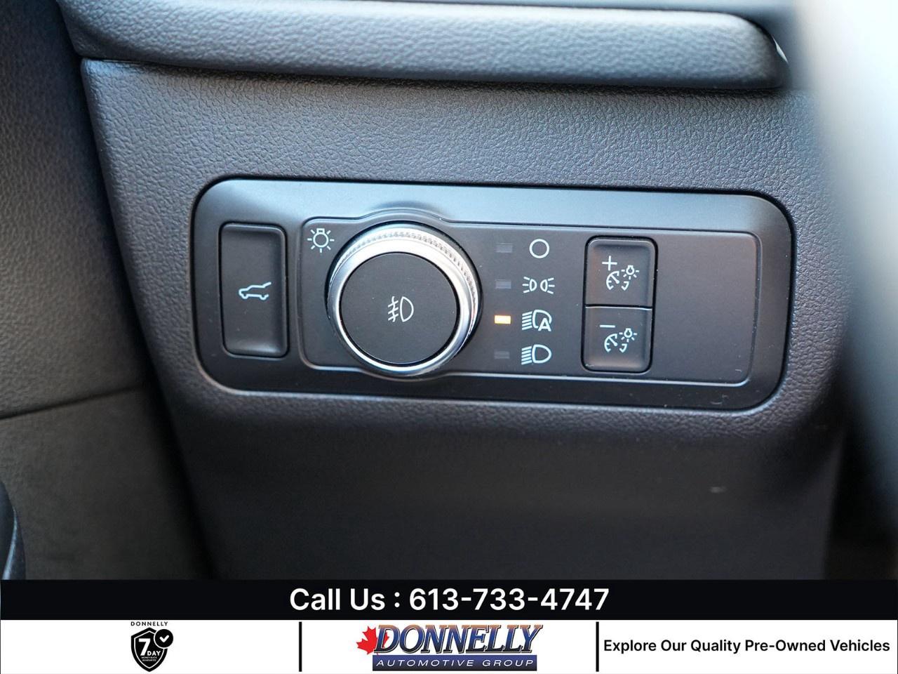2022 Ford Escape Titanium AWD Photo