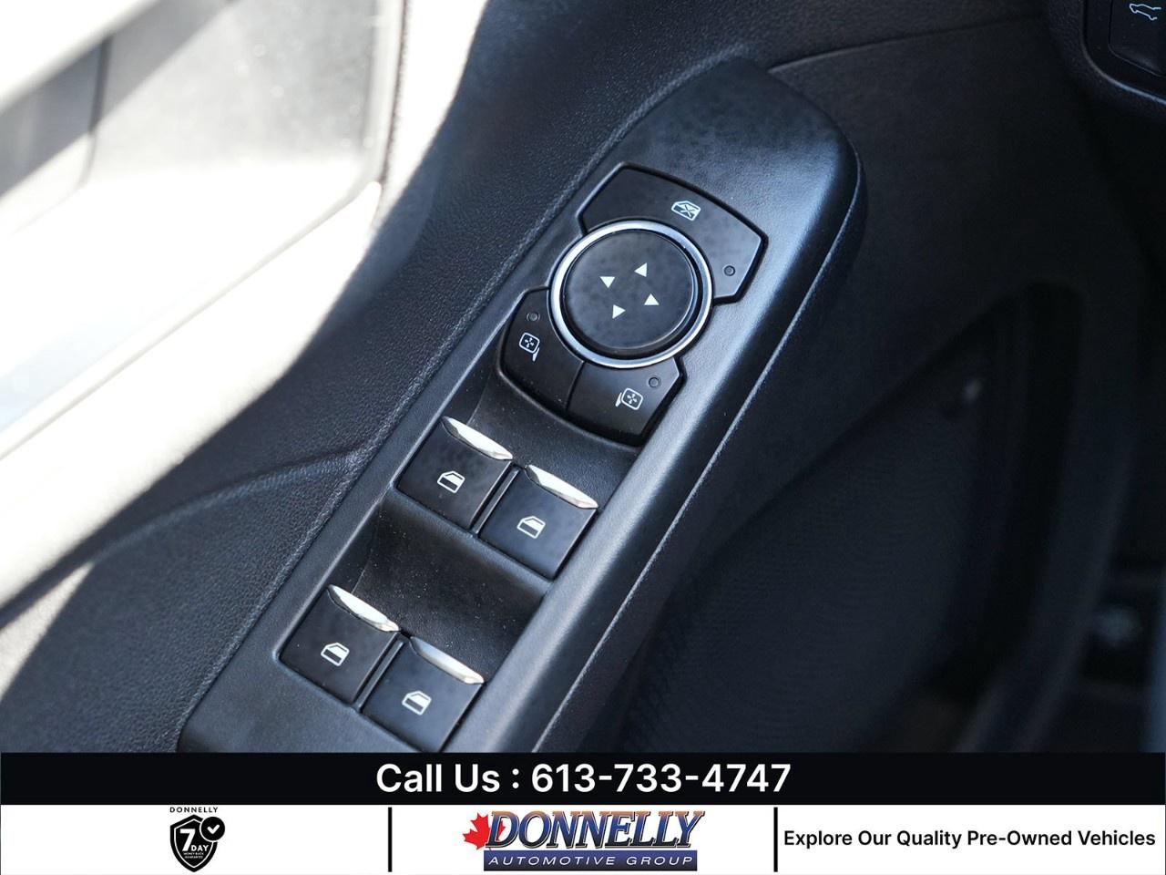 2022 Ford Escape Titanium AWD Photo