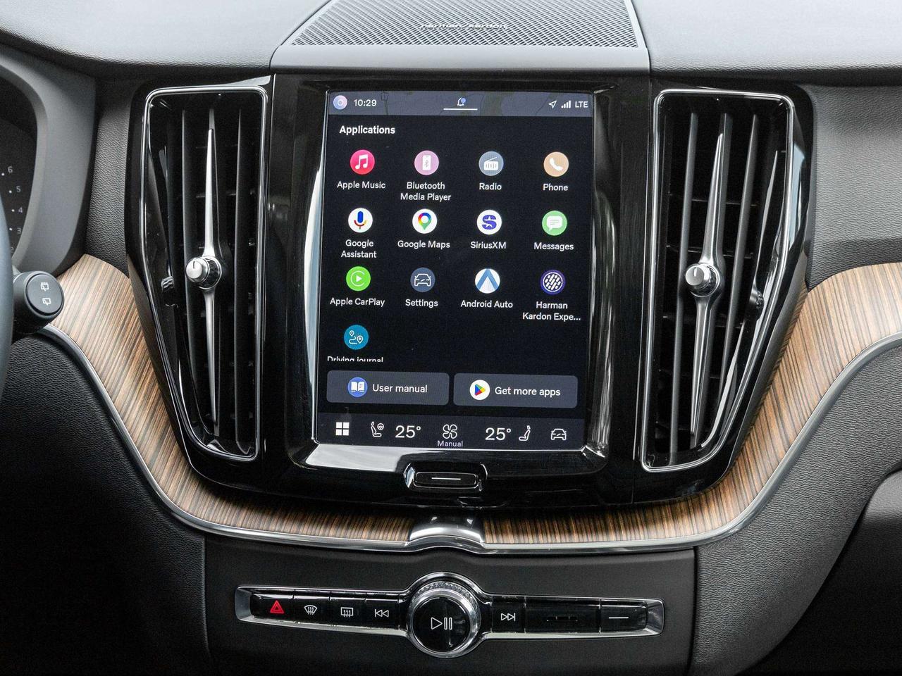2023 Volvo XC60 PLUS DARK THEME^Harman Kardon^New Brakes Photo
