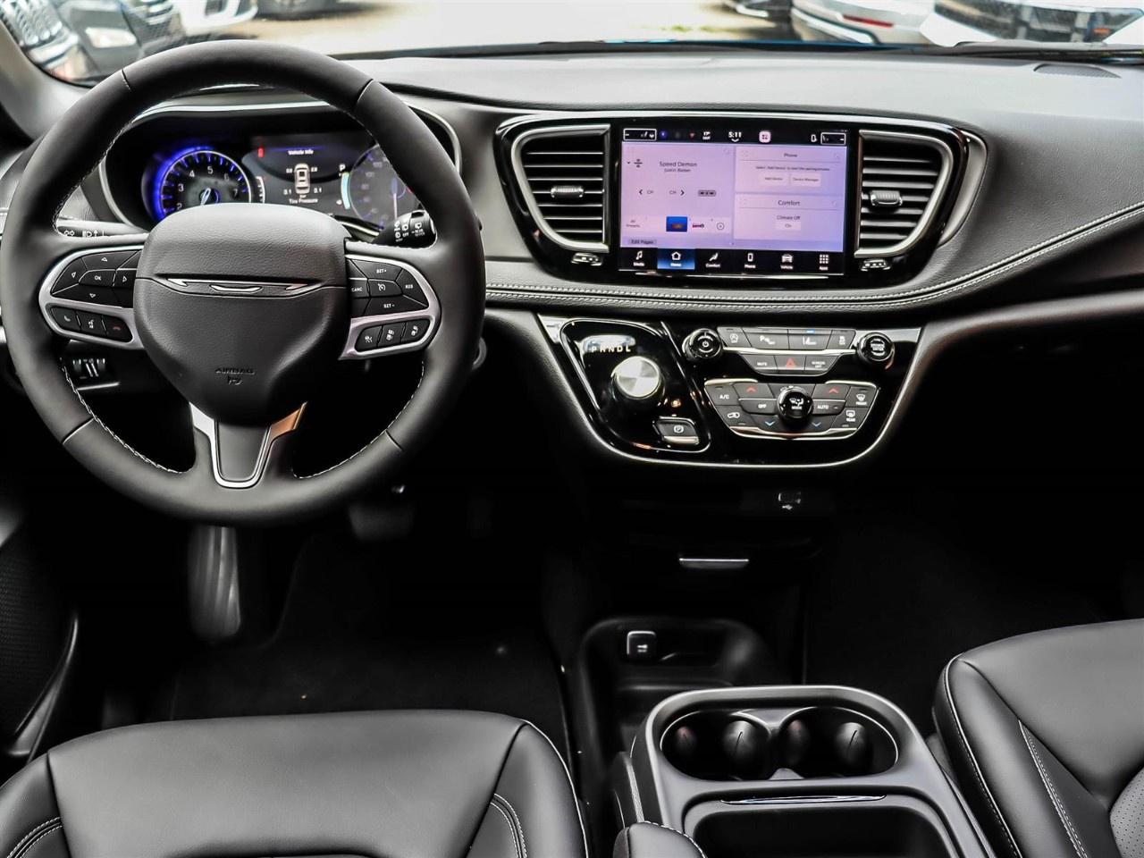 2027 Chrysler Pacifica Select FWD Photo