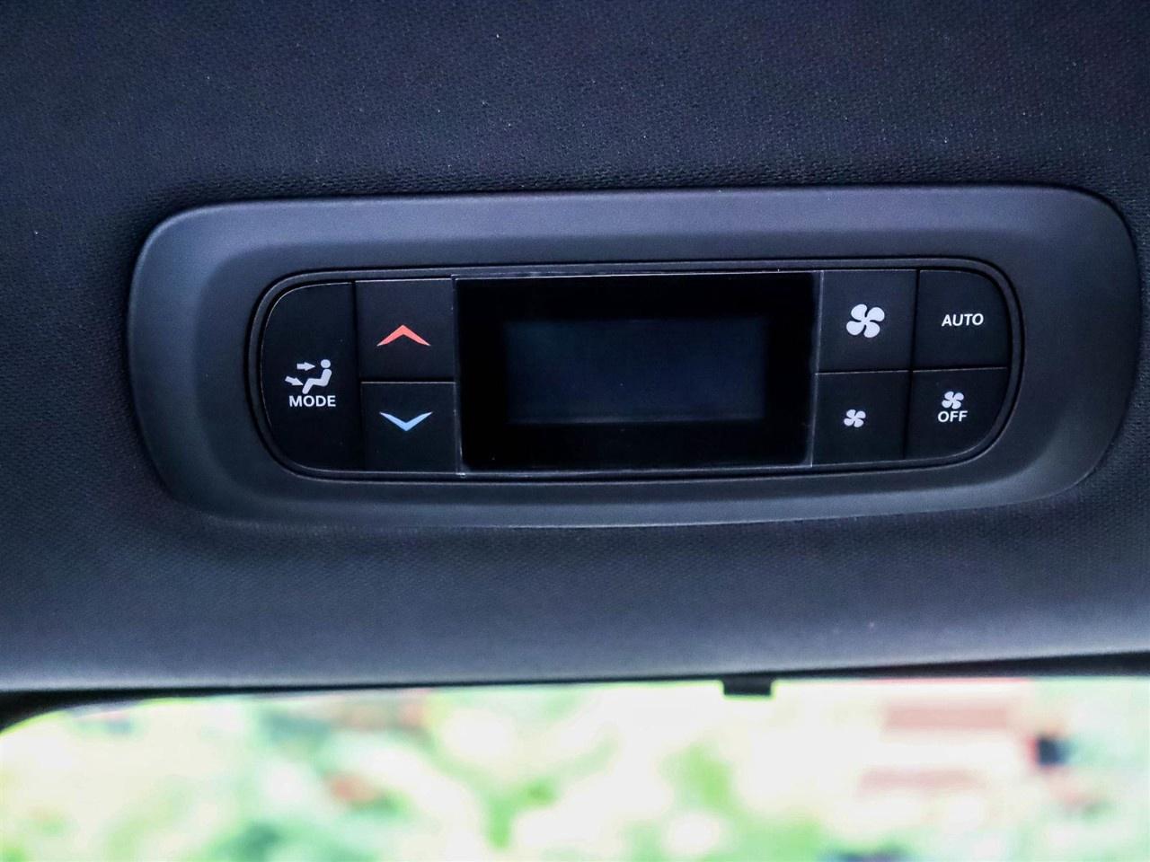 2027 Chrysler Pacifica Select FWD Photo