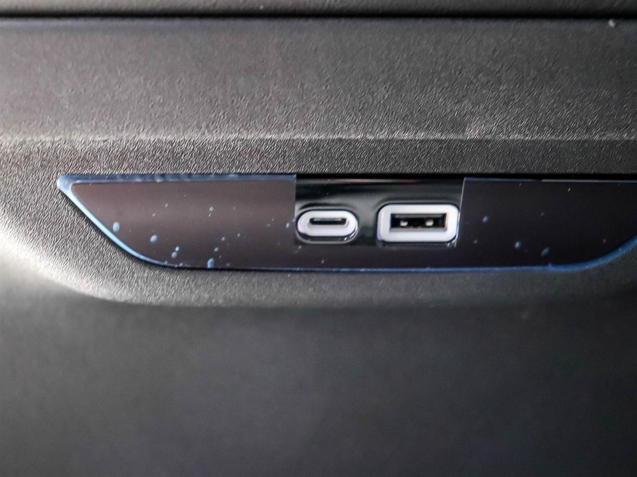 2027 Chrysler Pacifica Select FWD Photo