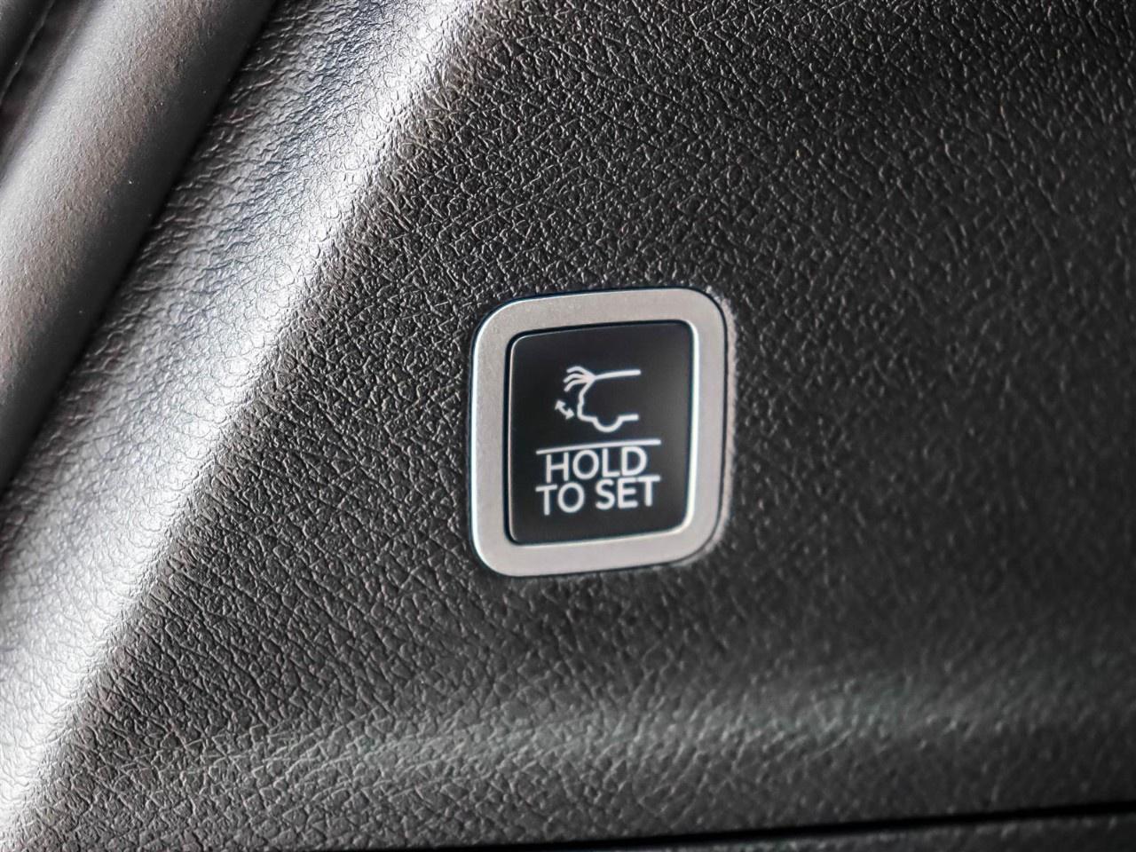 2027 Chrysler Pacifica Select FWD Photo