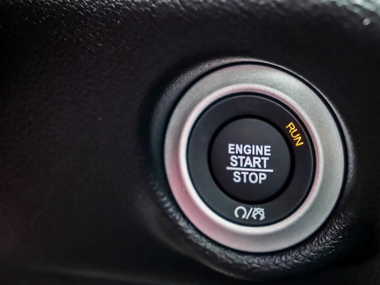 2027 Chrysler Pacifica Select FWD Photo