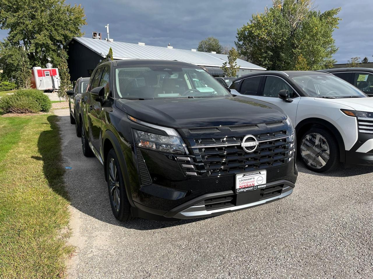 2026 Nissan Pathfinder Platinum 4dr 4x4 Photo0