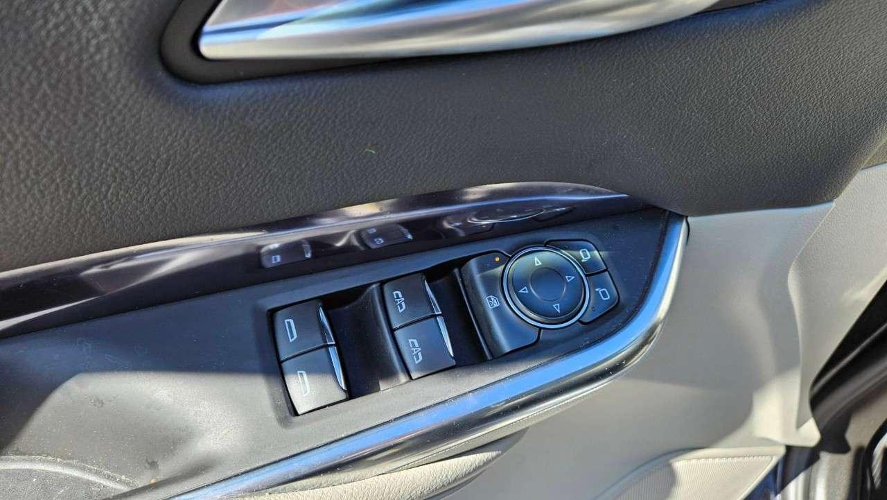 2023 Cadillac XT4 LUXURY   AWD   HEATED LEATHER Photo