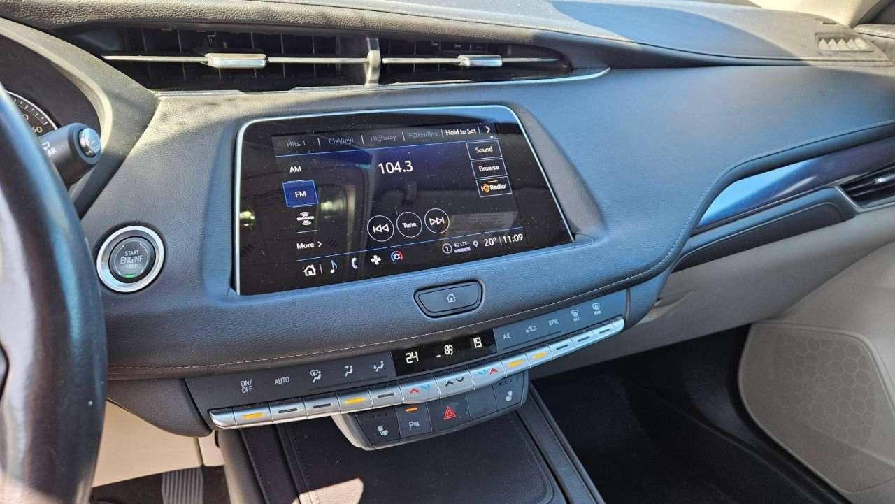 2023 Cadillac XT4 LUXURY   AWD   HEATED LEATHER Photo