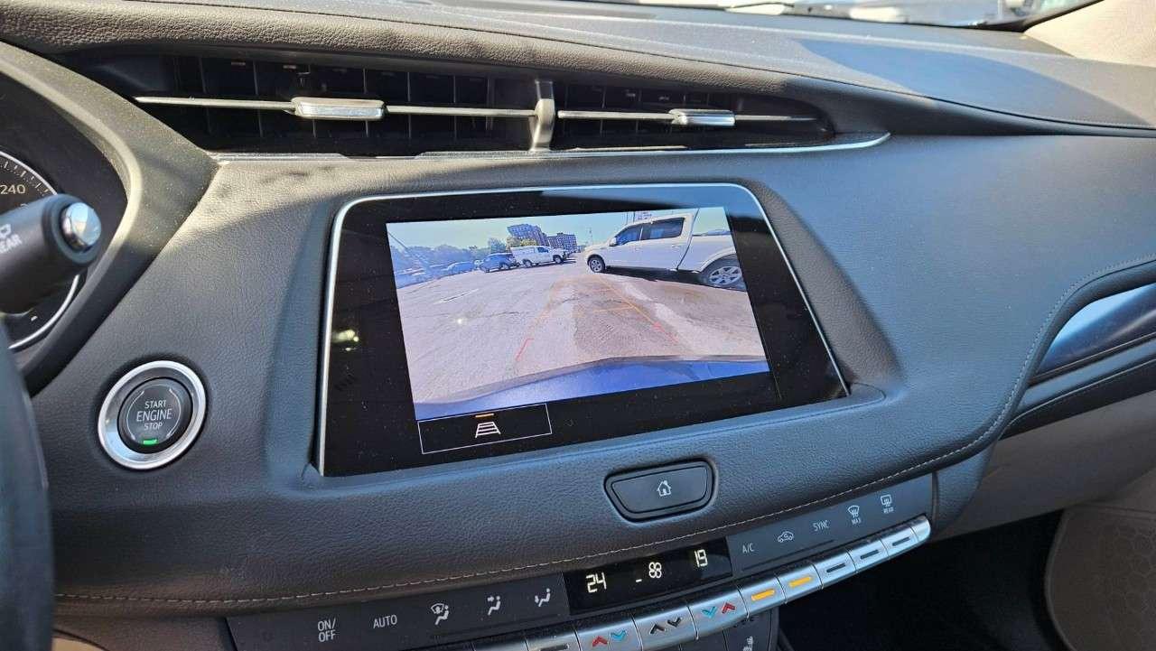 2023 Cadillac XT4 LUXURY   AWD   HEATED LEATHER Photo
