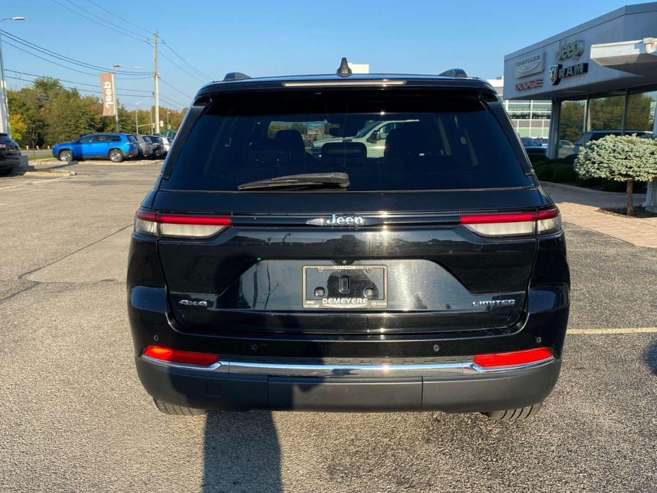 2023 Jeep Grand Cherokee LIMITED 4X4 Photo3