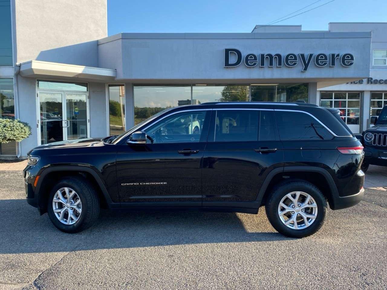 2023 Jeep Grand Cherokee LIMITED 4X4 Photo