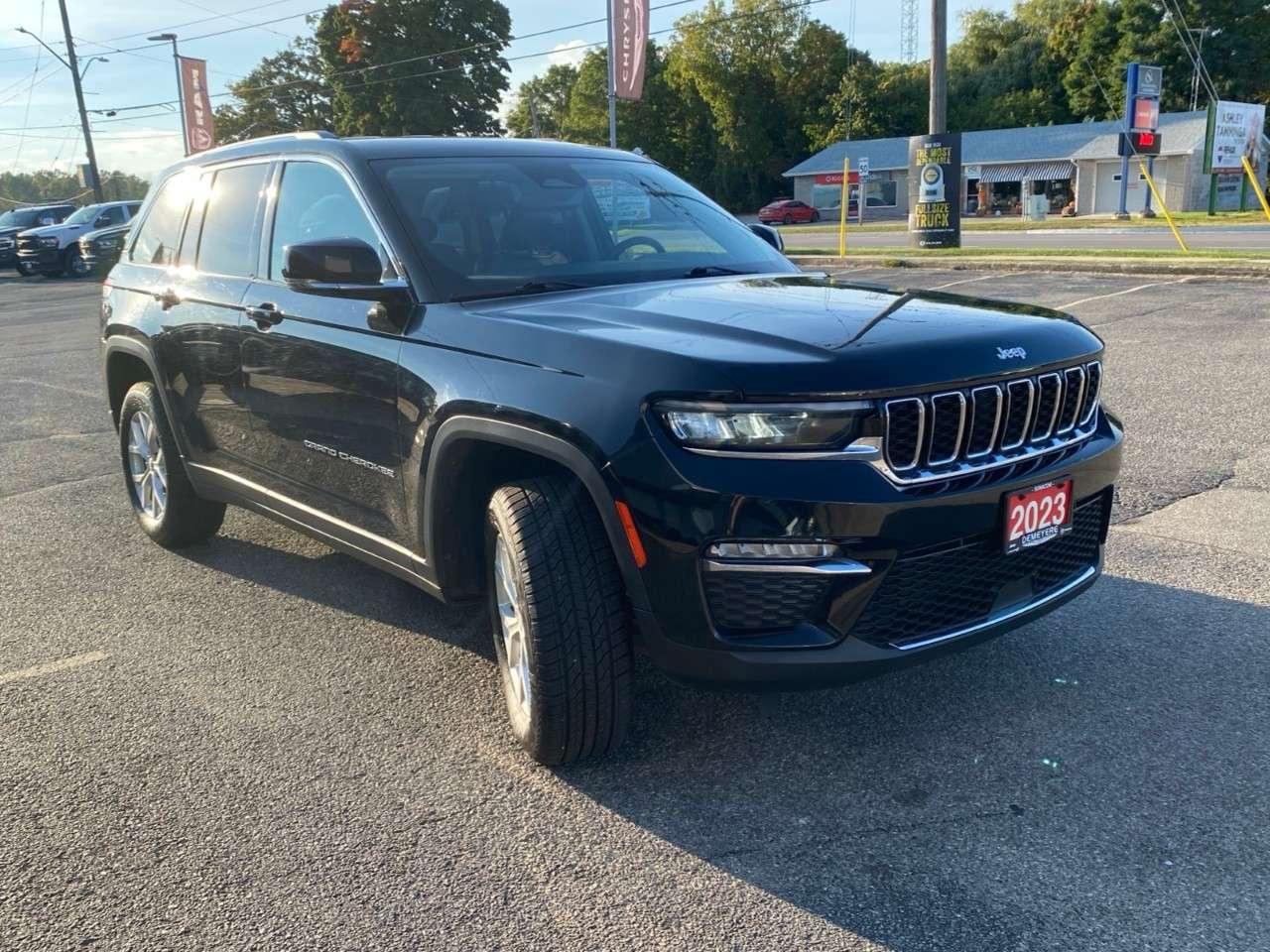 2023 Jeep Grand Cherokee LIMITED 4X4 Photo