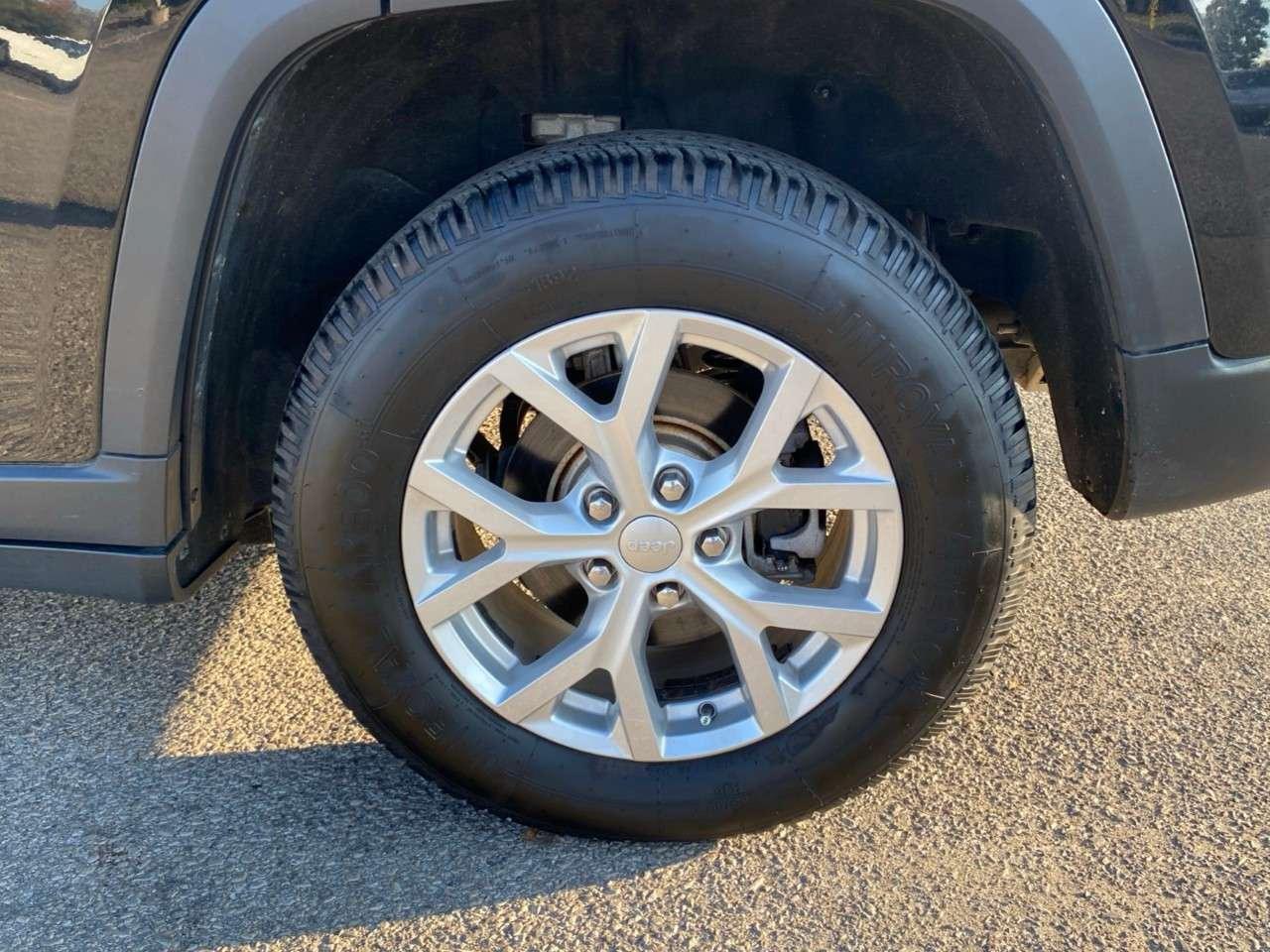 2023 Jeep Grand Cherokee LIMITED 4X4 Photo