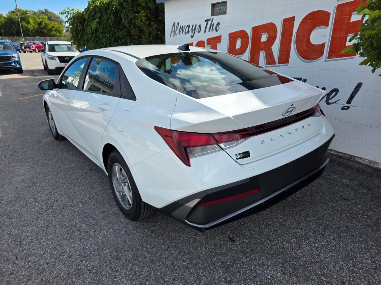 2026 Hyundai Elantra ESSENTIAL 4DR SEDAN Photo