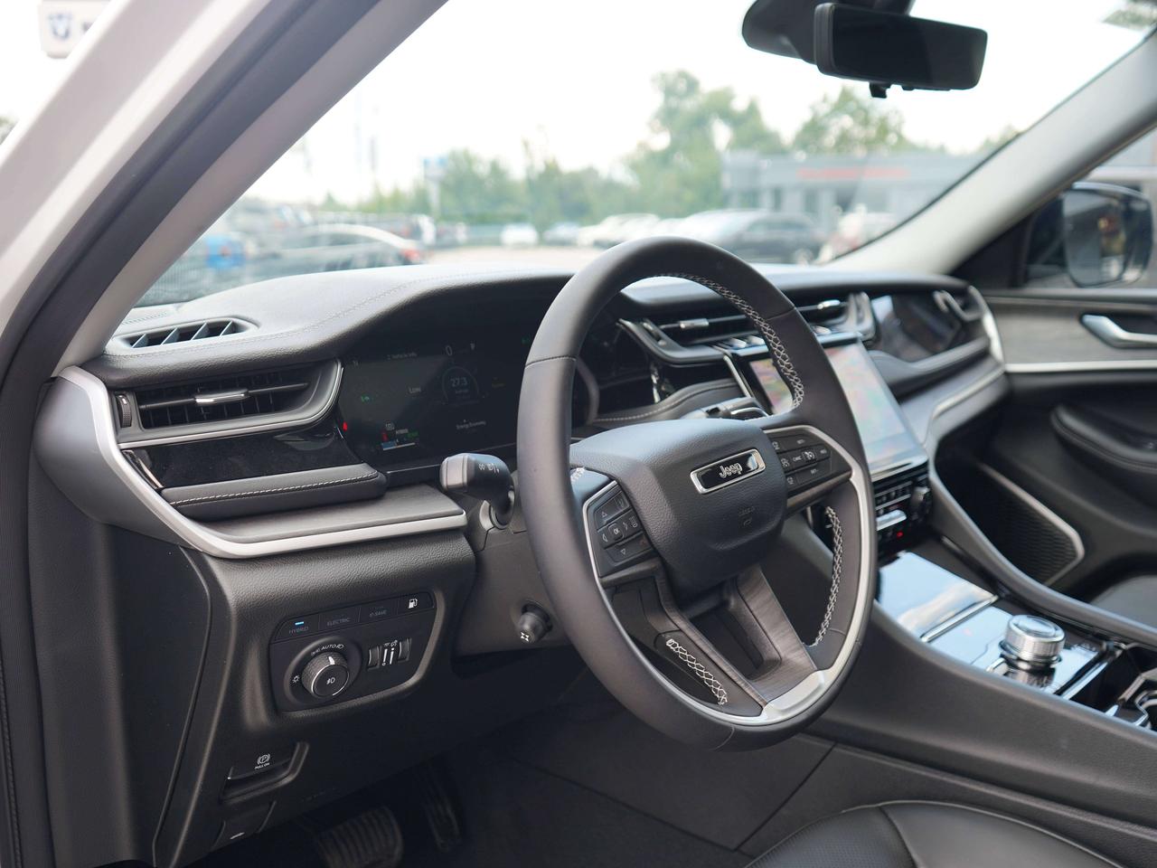2023 Jeep Grand Cherokee LIMITED, 4XE, CARPLAY Photo