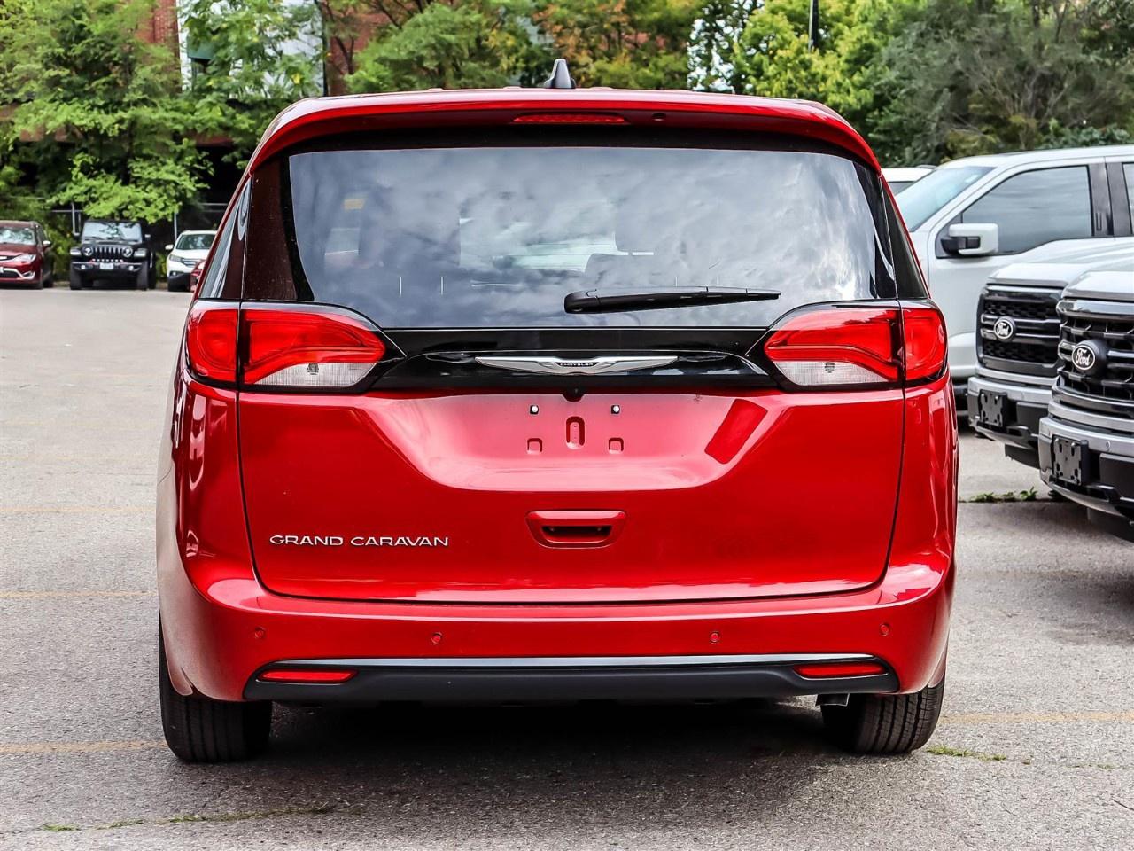 2027 Chrysler Grand Caravan SXT 2WD Photo2