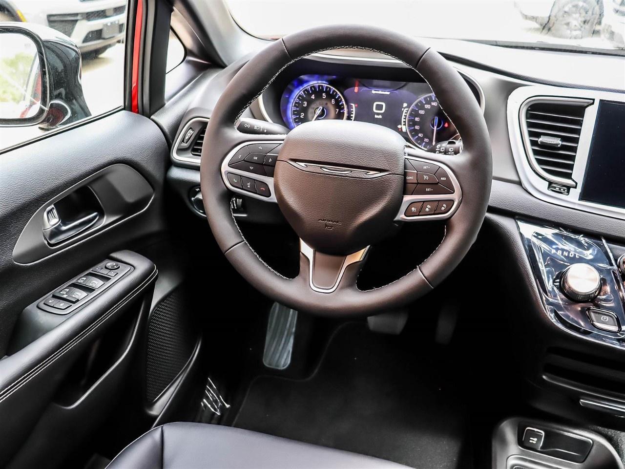 2027 Chrysler Grand Caravan SXT 2WD Photo